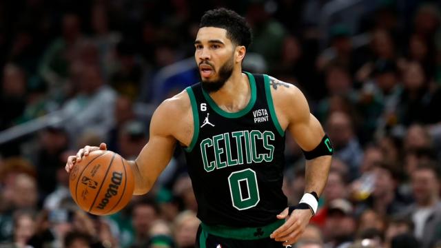 【现场】季后赛开门红之夜 塔图姆为何被球队罚款？