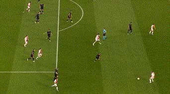 【欧冠】锋霸头球致胜 阿贾克斯主场0比1本菲卡出局